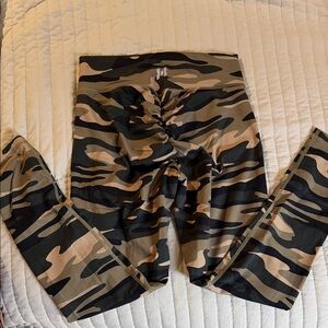 Scrunched Camouflage Print Leggings Full Length